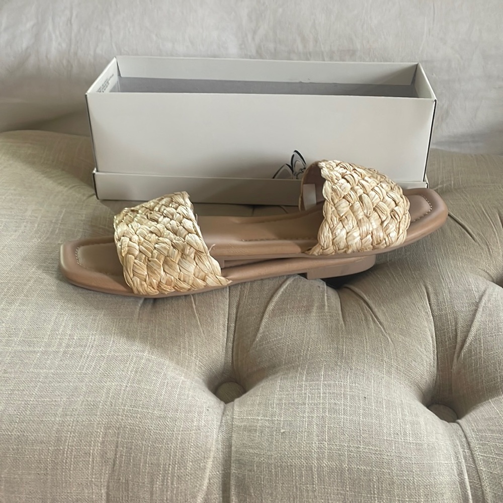 A new day sandals, size 8.5